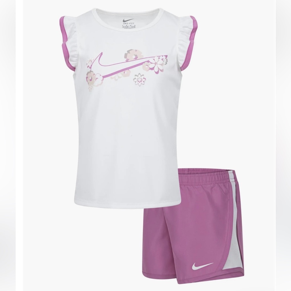 Nike Floral Graphic T-Shirt & Shorts Set